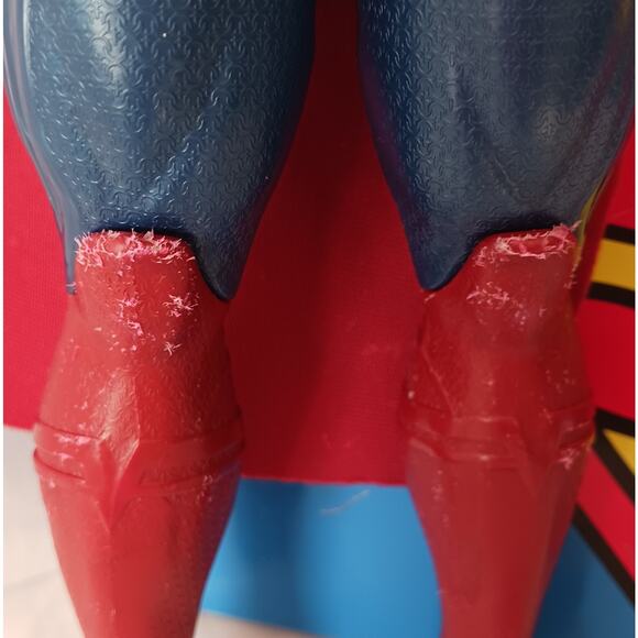 Superman Action Doll and Vintage Superman Logo Tin Lunch Box - Picture 11 of 16